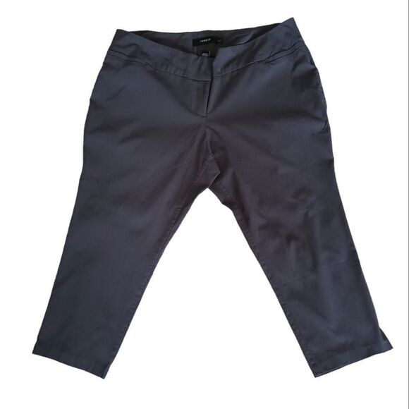Torrid Charcoal Grey Stretch Capri Tapered Ankle Trouser Pants Size 22 - Picture 2 of 9